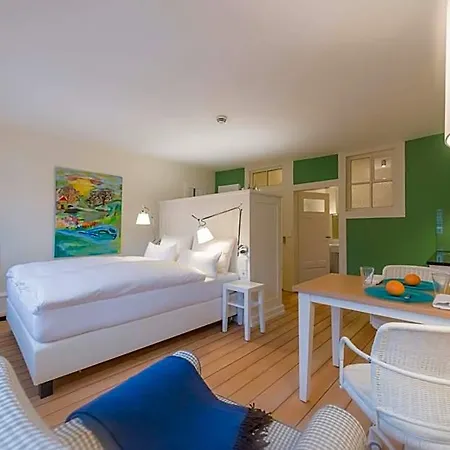Gaestehaus Am Marktbrunnen 3*